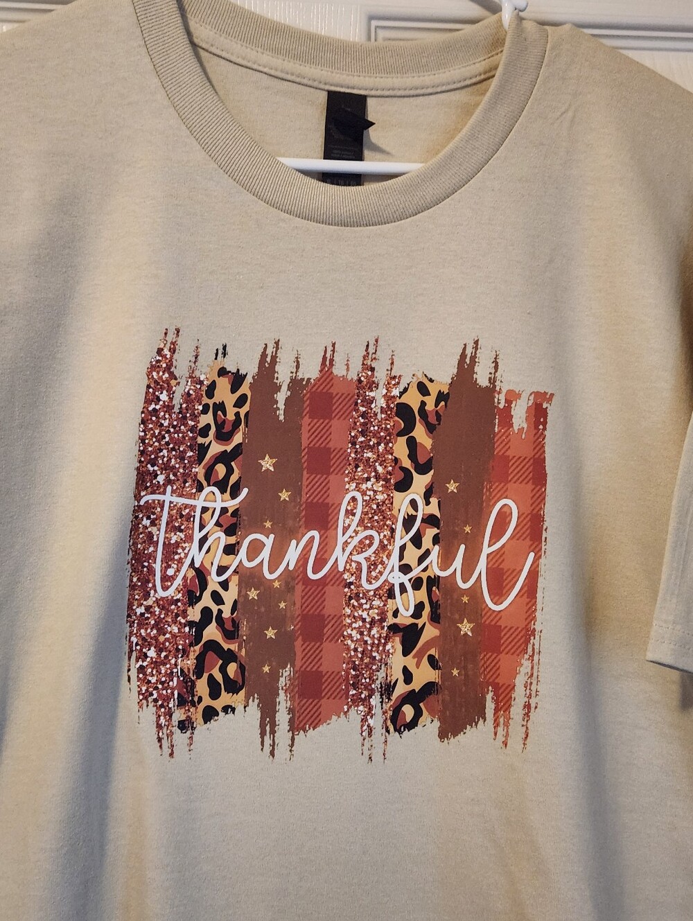"THANKFUL" GRAPHIC TSHIRT, NWOT